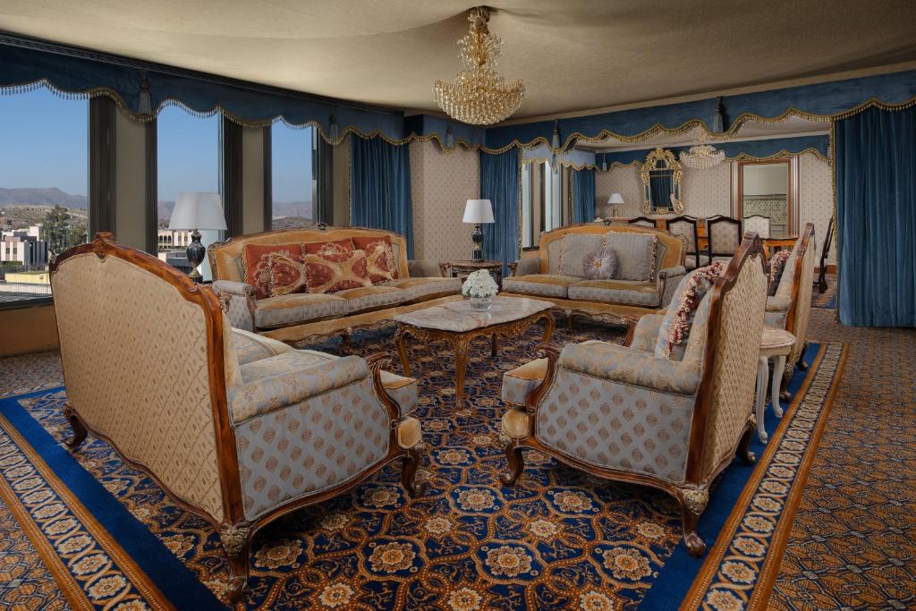 Posezení v ubytování InterContinental Taif by IHG
