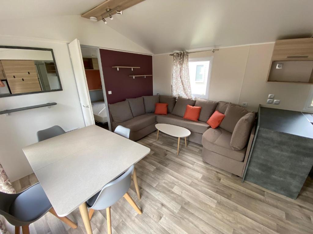 Kuchyň nebo kuchyňský kout v ubytování mobile home for you Les Rives de Condrieu