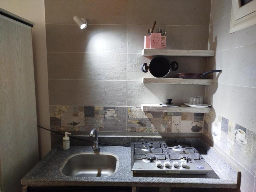 Kuchyň nebo kuchyňský kout v ubytování Sky Dahab Hotel
