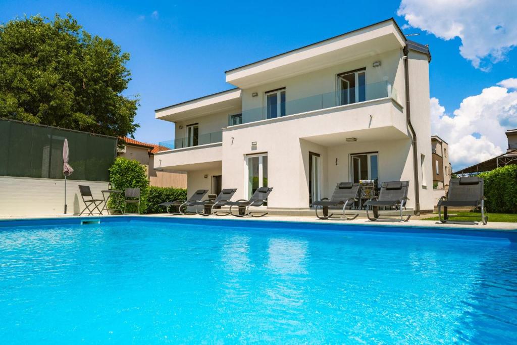 Villa Tonka - Housity