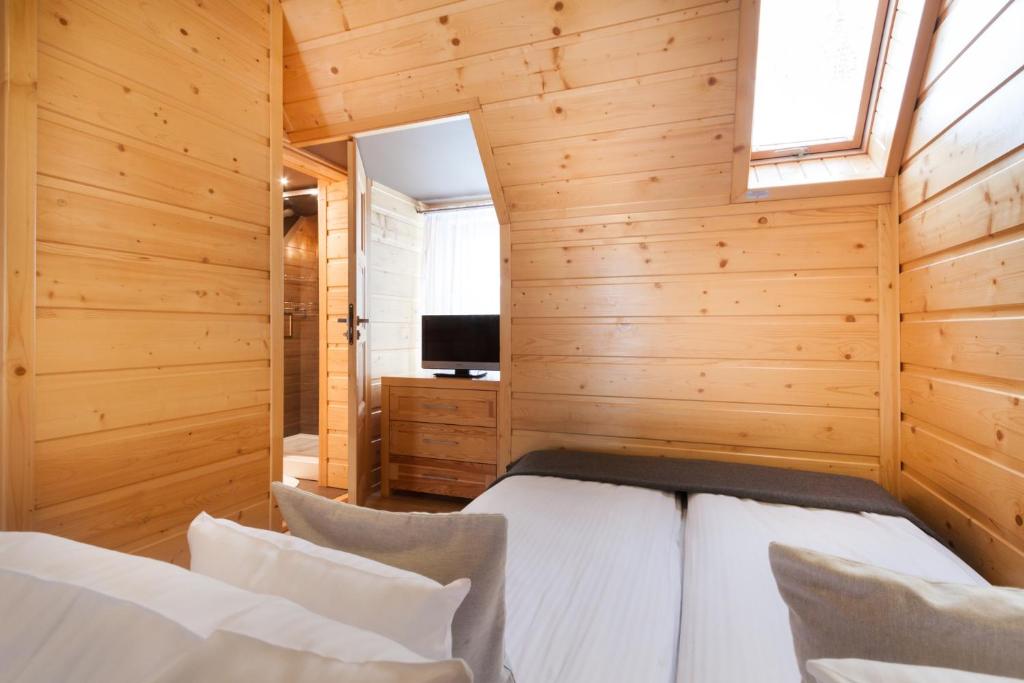 Pokoje Gościnne BENITA - 15