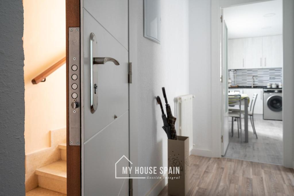 Kuchyň nebo kuchyňský kout v ubytování MyHouseSpain - Piso 3 habitaciones cerca playa San Lorenzo