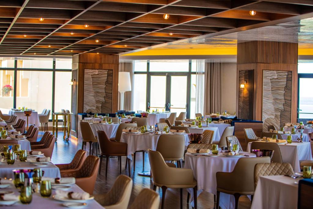 La Cigale Tabarkaにあるレストランまたは飲食店