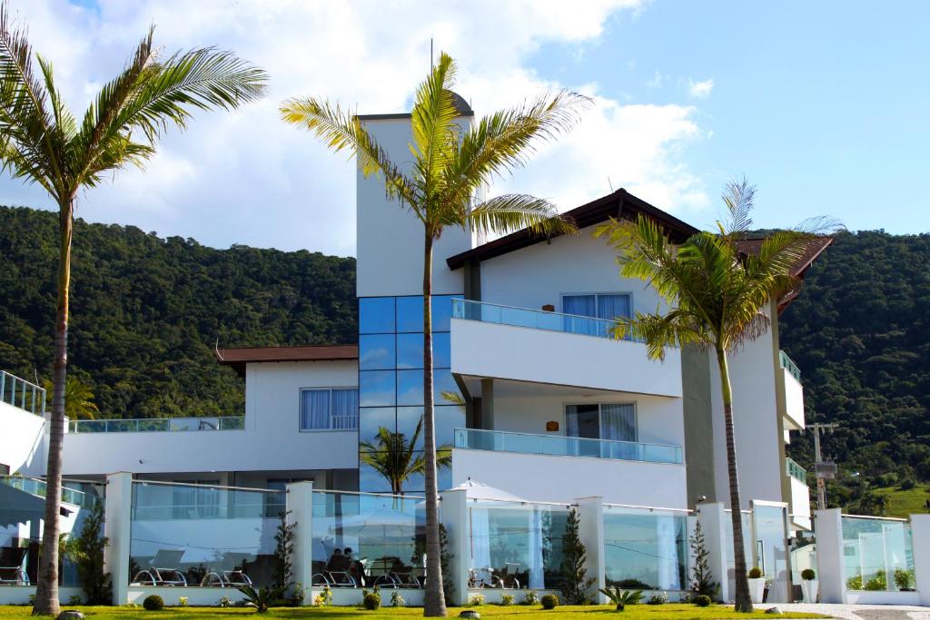 Uma vista da montanha tirada do hotel 