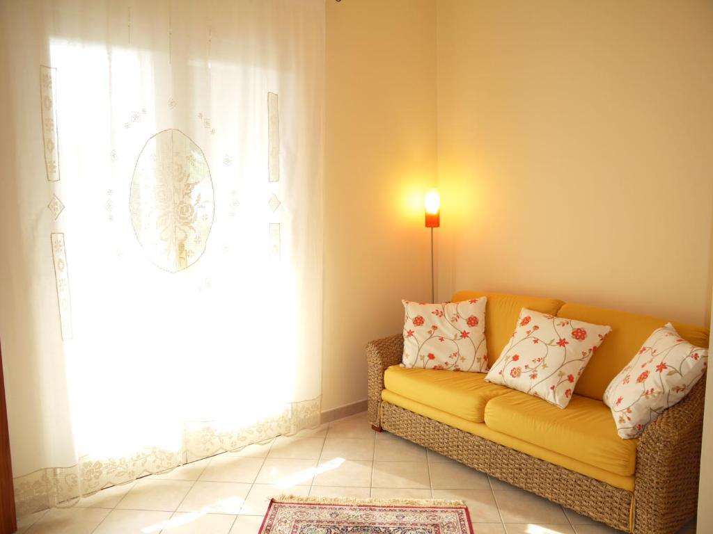 A seating area at Il Giardino Delle Sete