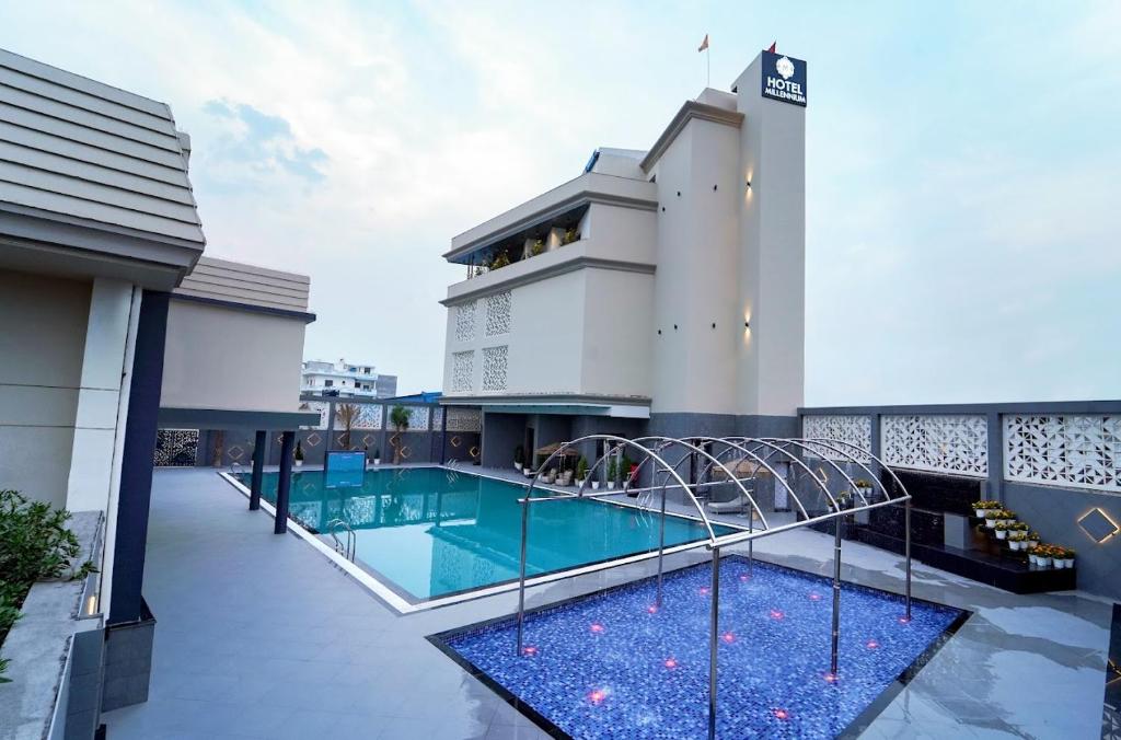 Bazén v ubytování Hotel Millennium nebo v jeho okolí