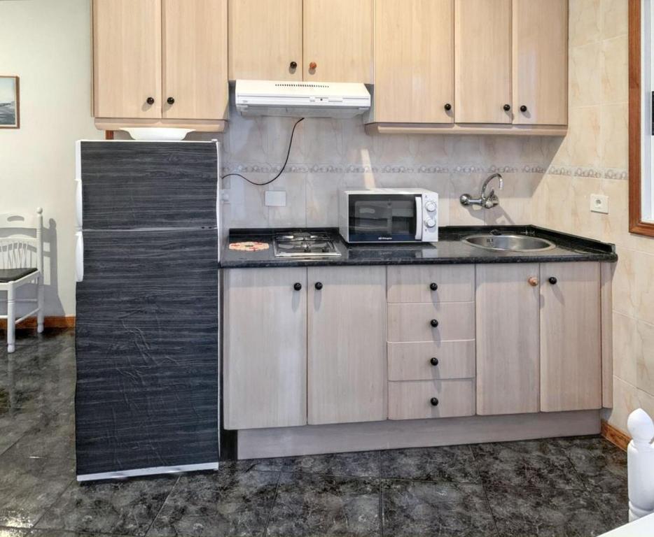 Kuchyňa alebo kuchynka v ubytovaní Modern apartment in Frontera, 45 m² with sea view balcony