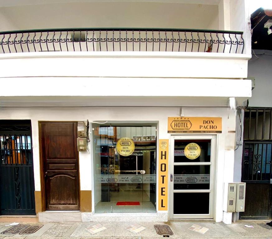 La fachada o entrada de Hotel Don Pacho