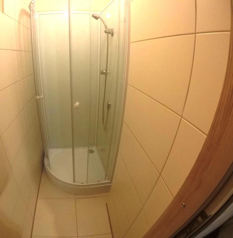 Kúpeľňa v ubytovaní Pokoje gościnne, mieszkanie na wynajem w Świdniku k Lublina