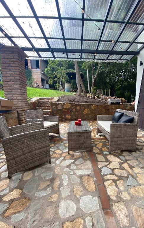 Un lugar para sentarse en House with pool IM