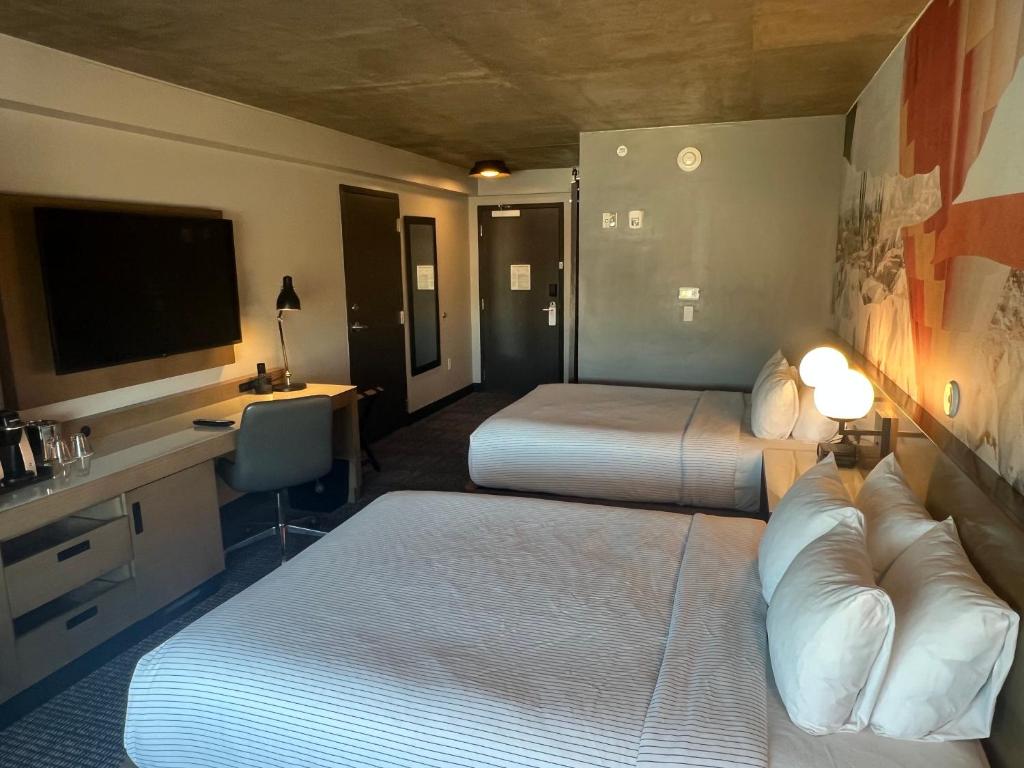 第61回プライムタイムエミー賞 – HiSoUR – Hi So You Are, image size:1024x768