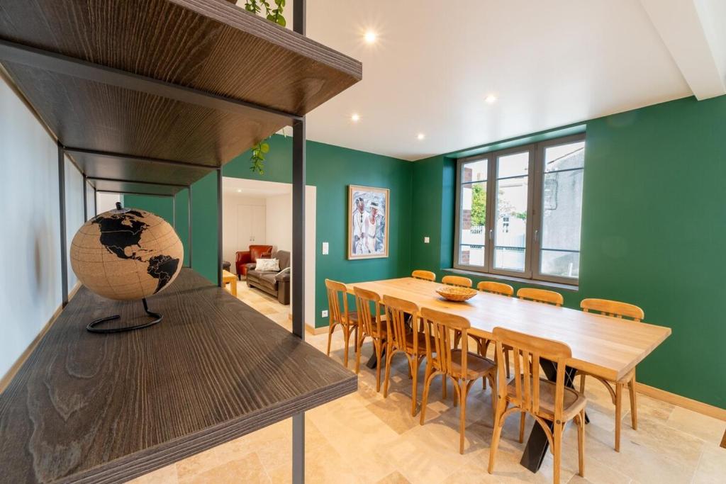 Photo de la galerie de l'établissement Maison 5 suites centre-ville, à Challans