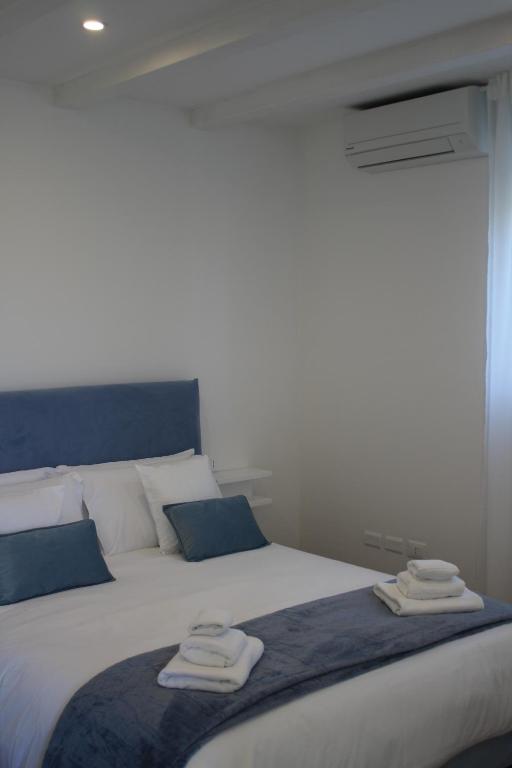 Gaeta Rooms - Double Room With Private Bathroom