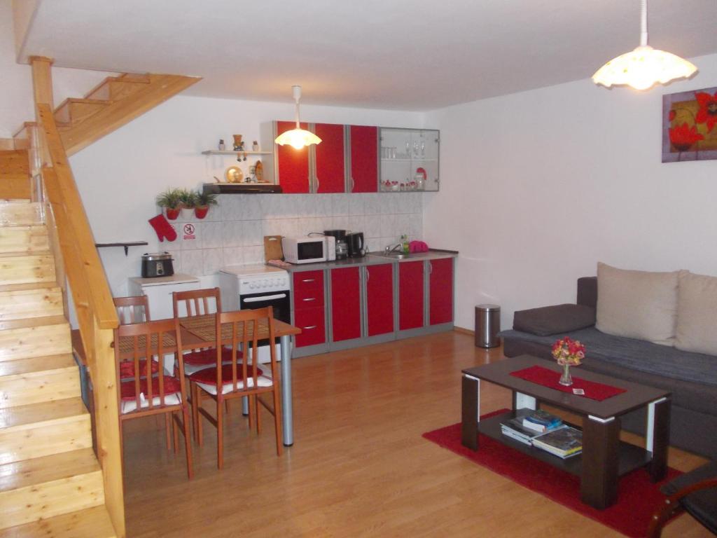Kuchyň nebo kuchyňský kout v ubytování Apartments Pavlić