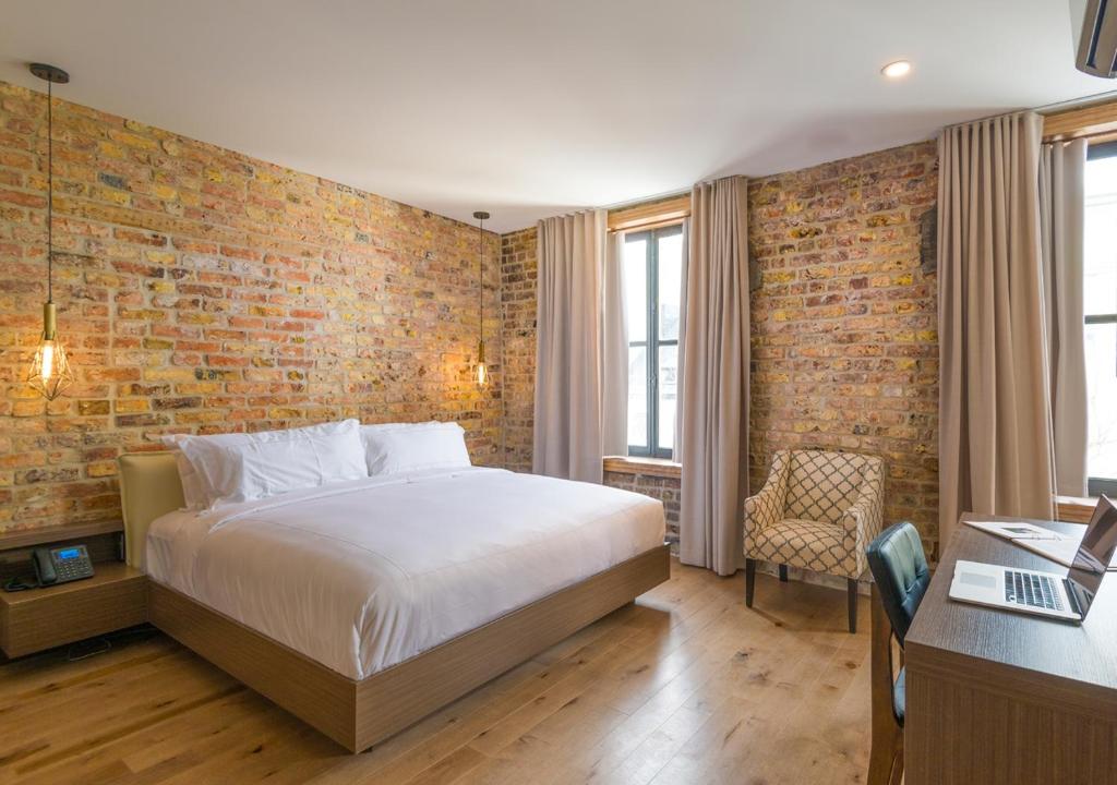 
King-bed studio - MK353
