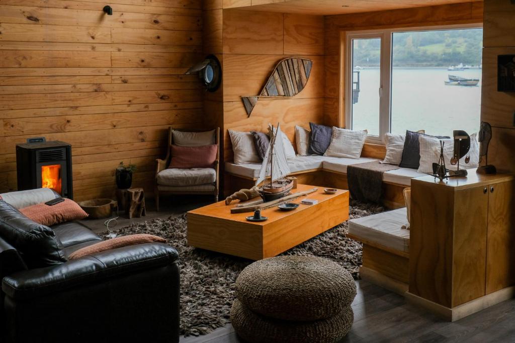 Hotel Palafito Entre Mar y Tierra