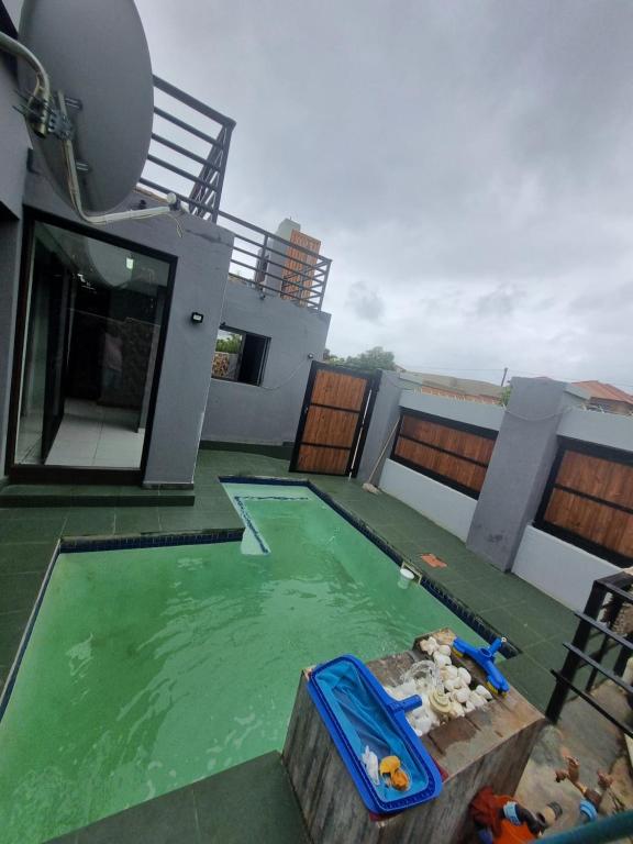 Hồ bơi trong/gần Eazistay Motel - Letlhabile