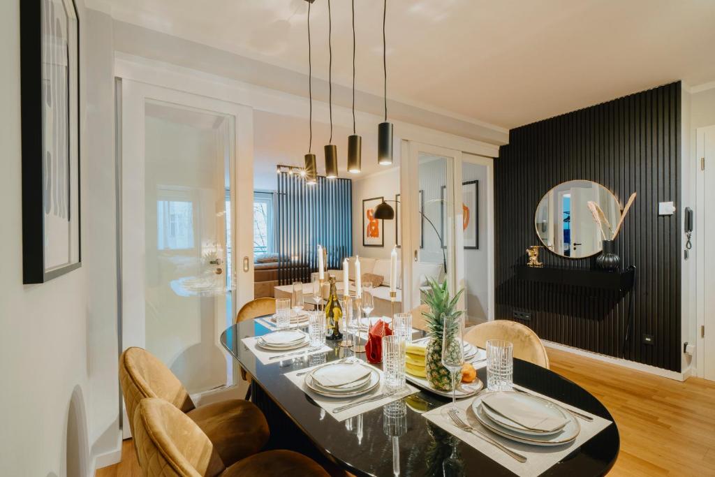 Fotografie z fotogalerie ubytování Luxurious 105m2 Penthouse in Prime Location 4 Bedroms & Balcony v Berlíně