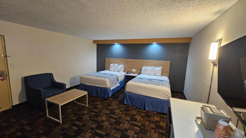 Postel nebo postele na pokoji v ubytování Econo Lodge Woodbridge