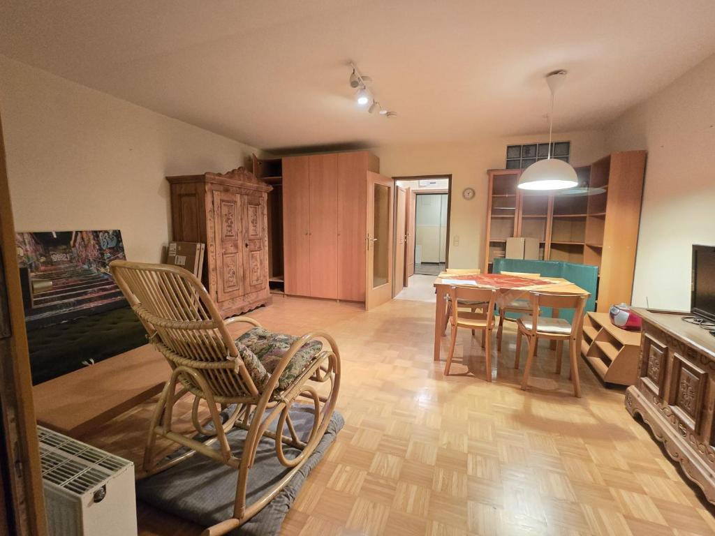 UNI - CITY - STUDIO 1a