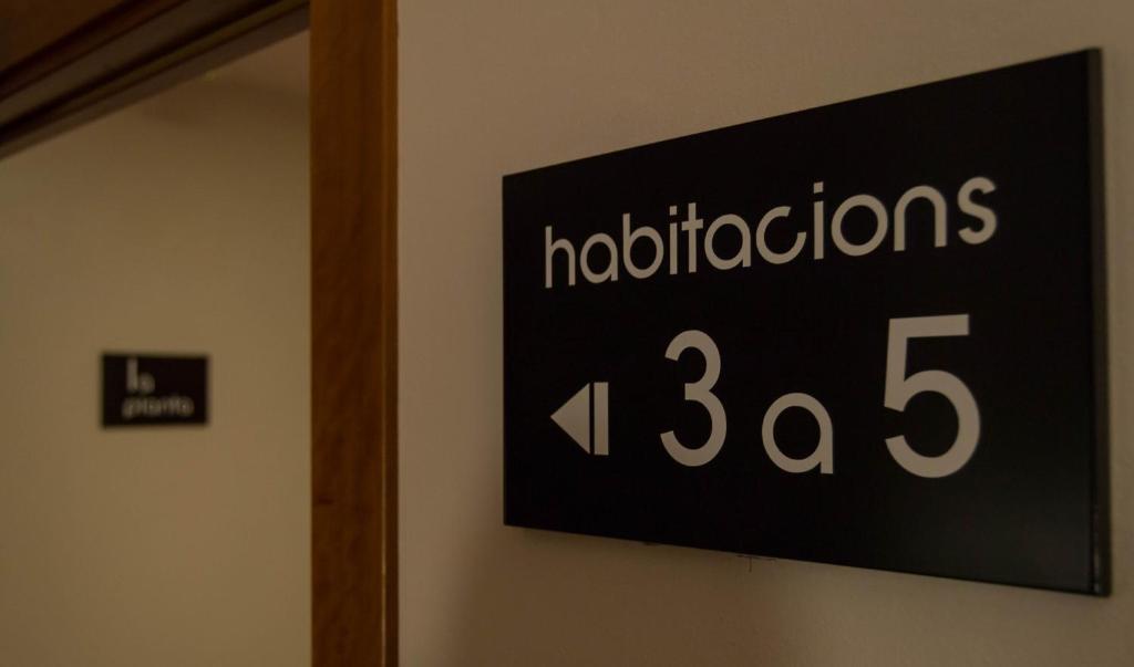 Certifikát, hodnocení, plakát nebo jiný dokument vystavený v ubytování Hostal Sant Pau