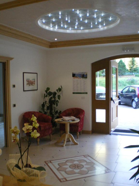 Posezení v ubytování Hotel Garni Arnica