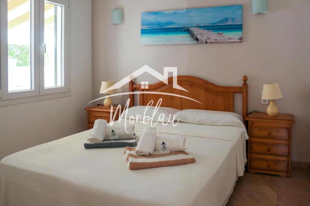 A bed or beds in a room at ViLLA DESI