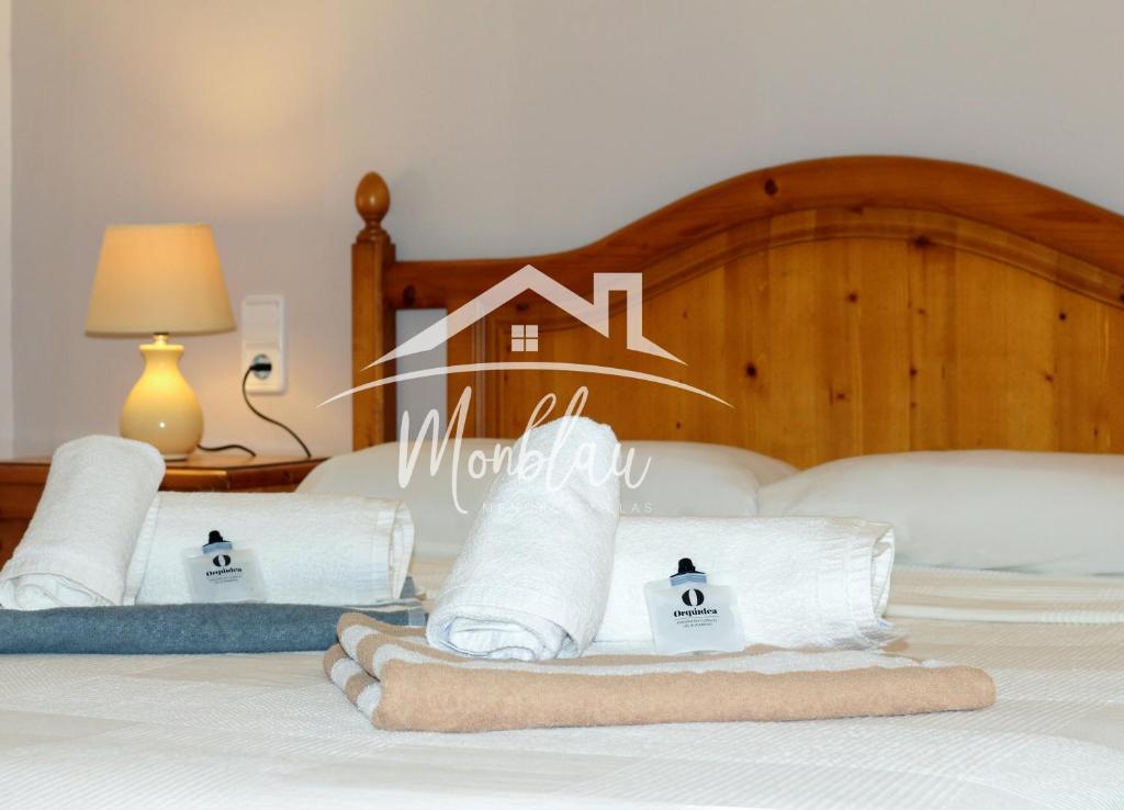 A bed or beds in a room at ViLLA DESI
