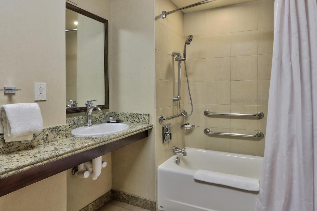 Sheraton Albuquerque Uptown by Marriott photo