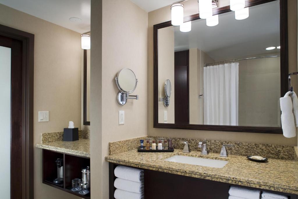 Sheraton Albuquerque Uptown by Marriott photo