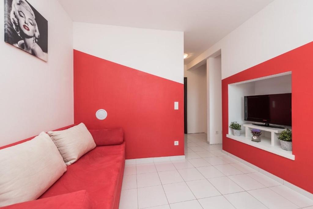 Televízia a/alebo spoločenská miestnosť v ubytovaní Family friendly apartments Kim - by TA Leut Agency