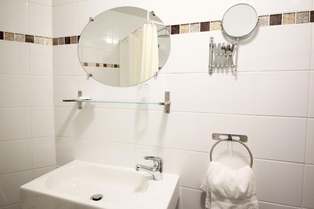 Hotel des Pyrénées - Resim 42