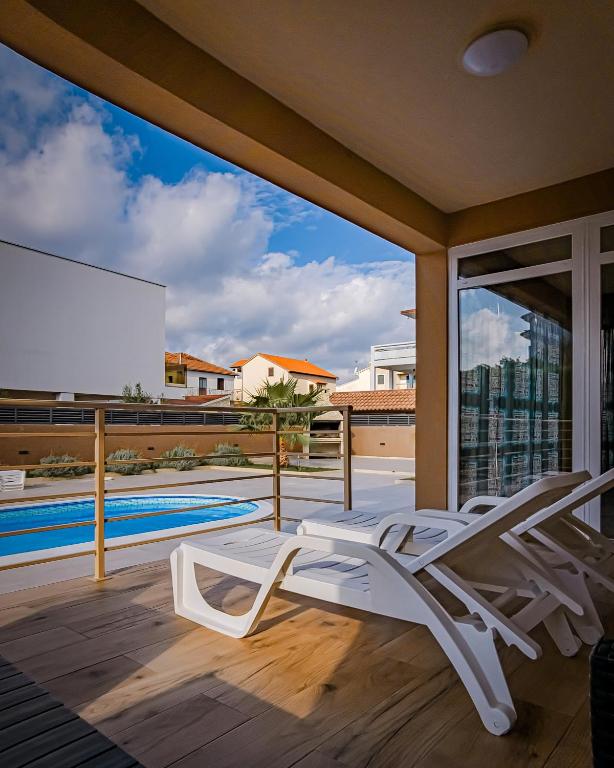 Lucija Retreat - Apartments with Pool, Bibinje
