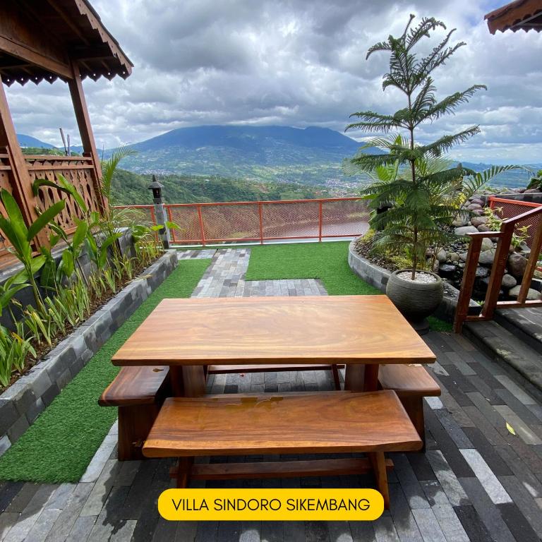 Nespecifikovaný výhled na hory nebo výhled na hory při pohledu z luxury tent
