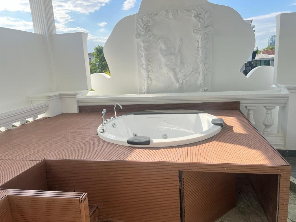 V20 Boutique Jacuzzi Hotel - Resim 41