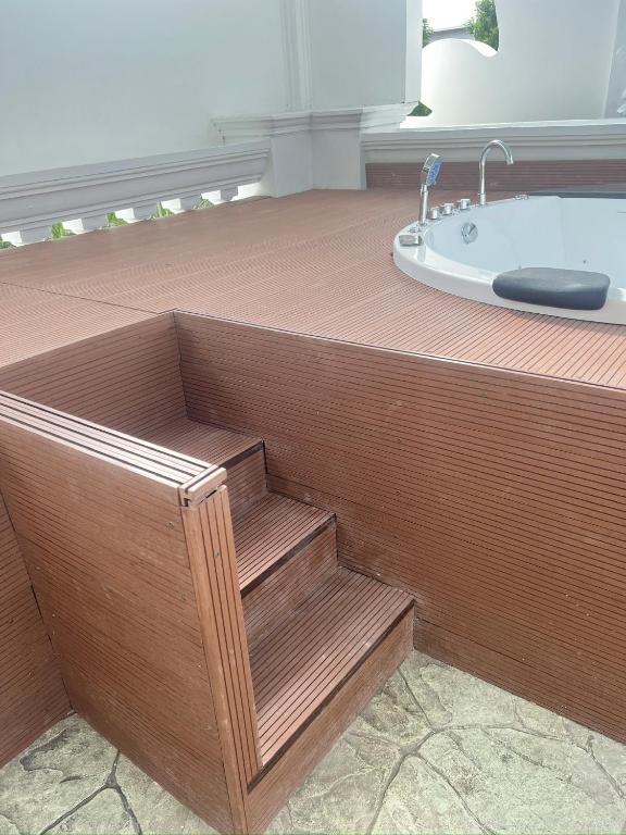 V20 Boutique Jacuzzi Hotel - Resim 40