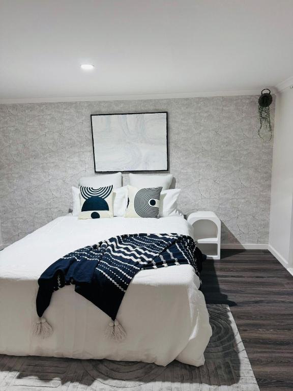 Voodi või voodid majutusasutuse Modern Escape with Open Yard toas