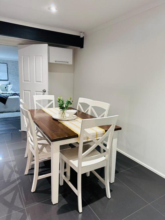 Köök või kööginurk majutusasutuses Modern Escape with Open Yard