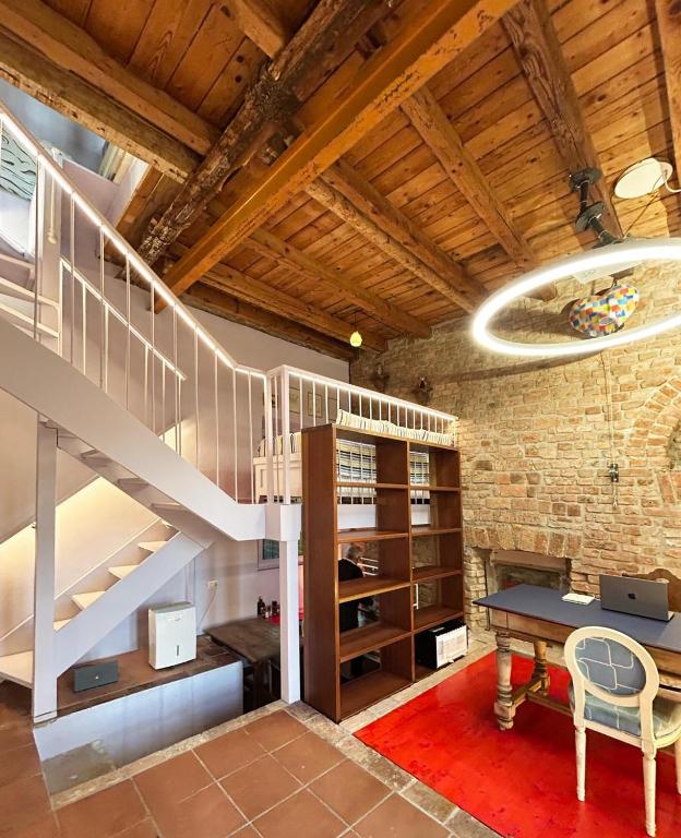 Posedenie v ubytovaní suite with terrace and loft with garden in Milan naviglio pavese