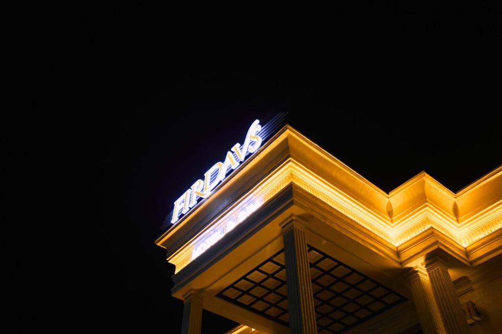 FIRDAVS HOTEL - Housity