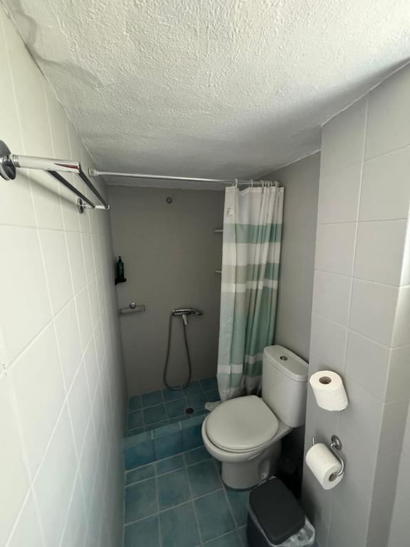Koupelna v ubytování Madaky Hotel