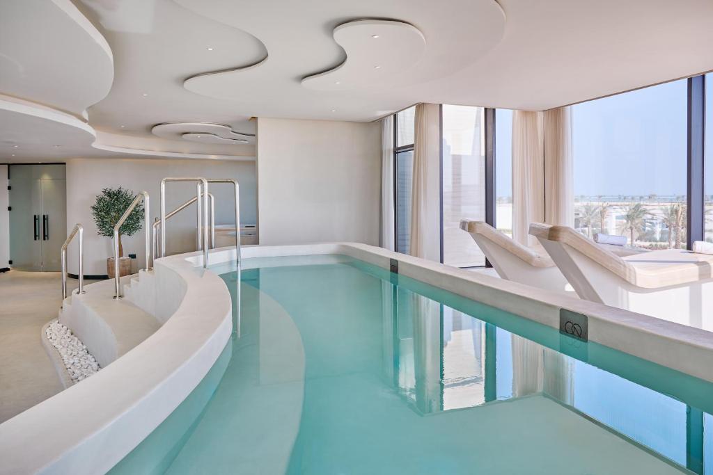 Der Swimmingpool an oder in der Nähe von The OQ