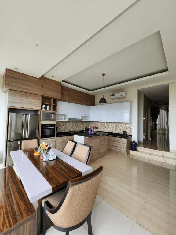 Kuchyň nebo kuchyňský kout v ubytování sea view villa