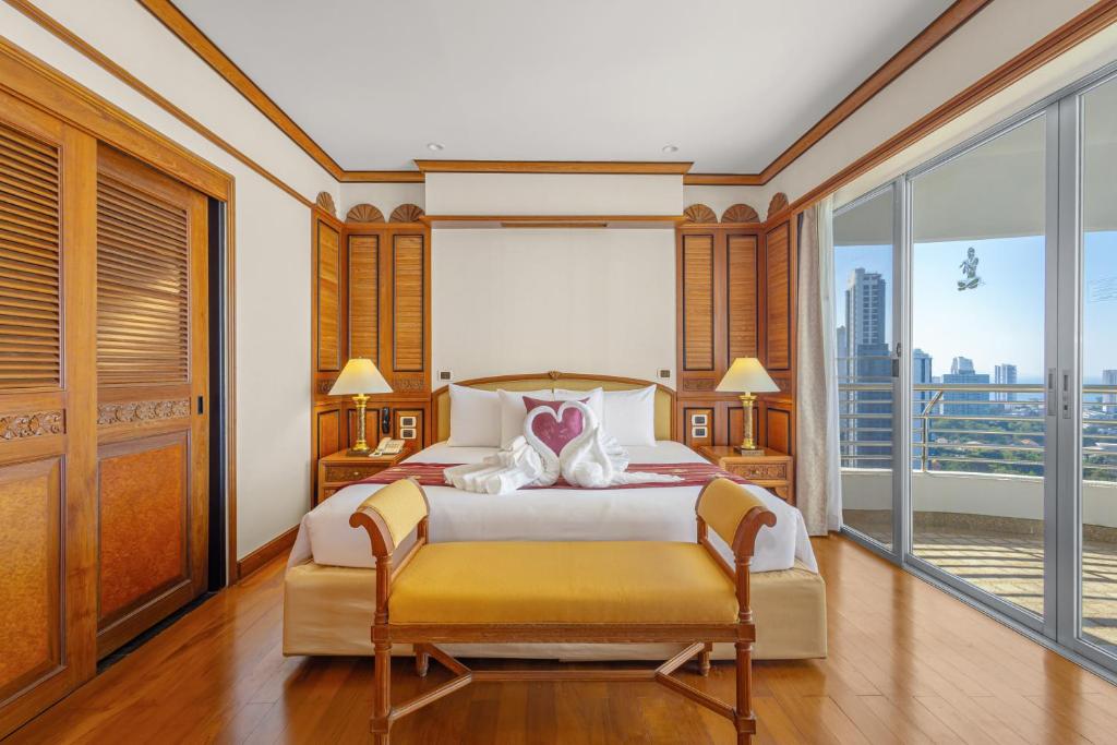 
Regency Suite (2 bedrooms)
