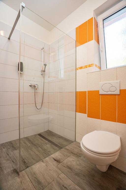 Koupelna v ubytování Apartmány U Gigantu