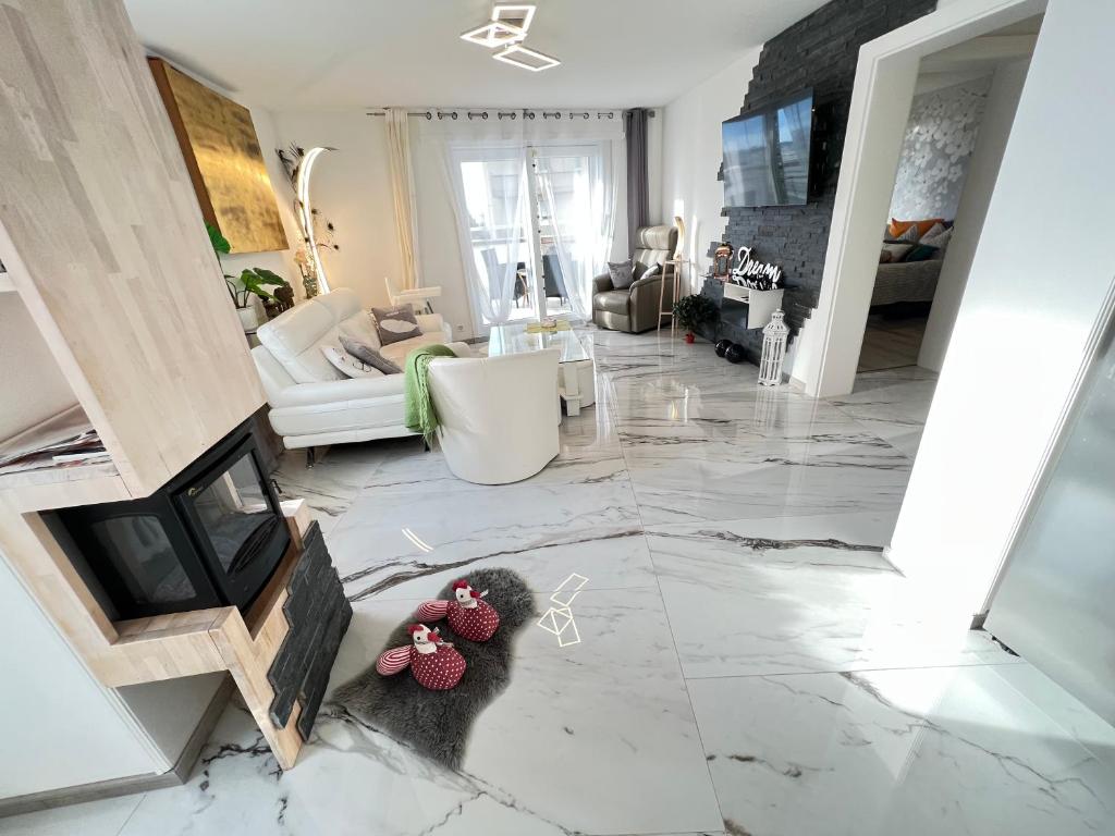 Posezení v ubytování Fabulous Lakeside Family Apartment | 4 Rooms