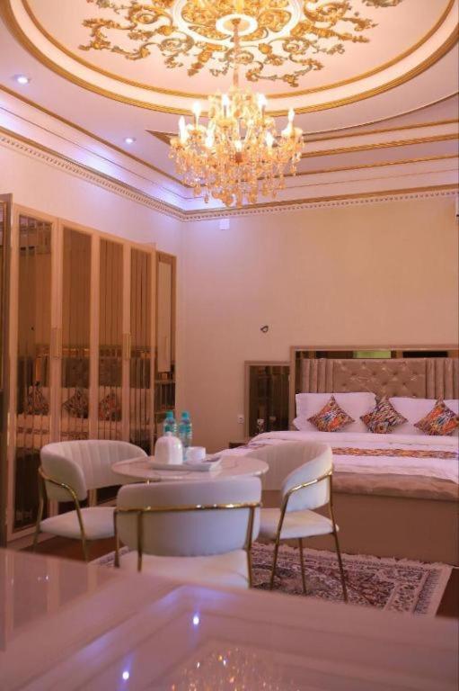 CITY GARDEN HOTEL - One-Bedroom Suite