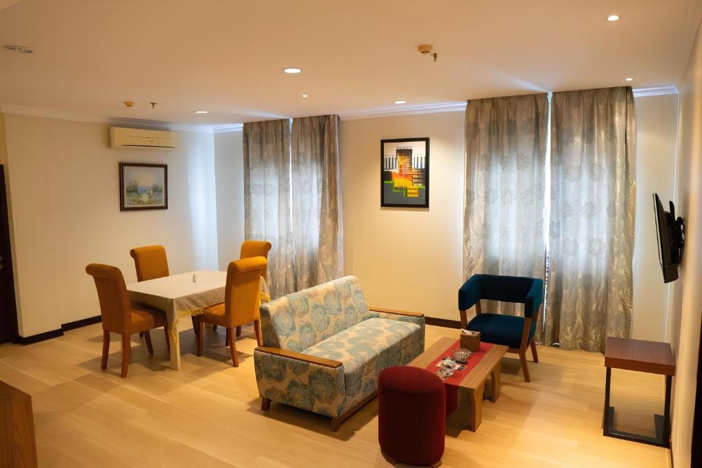 Posezení v ubytování BRITS HOTEL PANGKALAN BUN