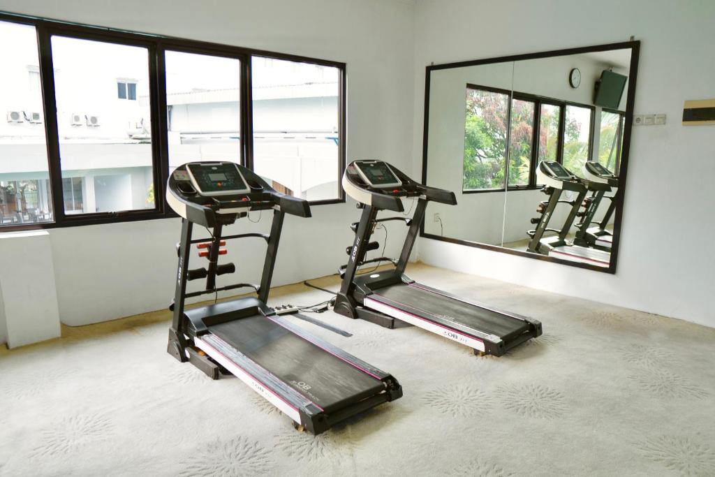 Fitness centrum a/nebo fitness zařízení v ubytování BRITS HOTEL PANGKALAN BUN