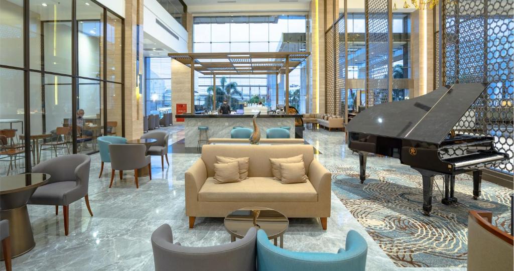 Posezení v ubytování Gumaya Tower Hotel